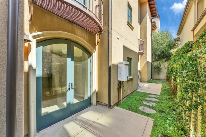 168 S Sierra Madre Boulevard #114 photo 27