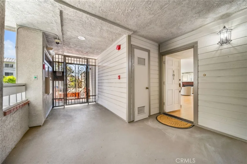 961 E California Boulevard #101 photo 22
