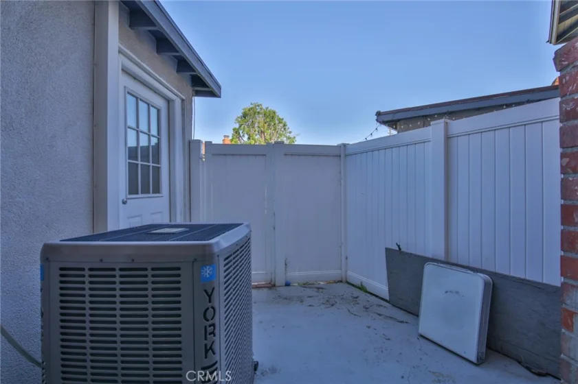 10406 Carlyle Court photo 33