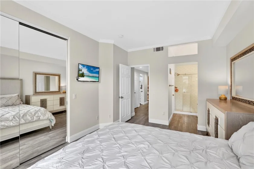1027 S Stresa photo 11