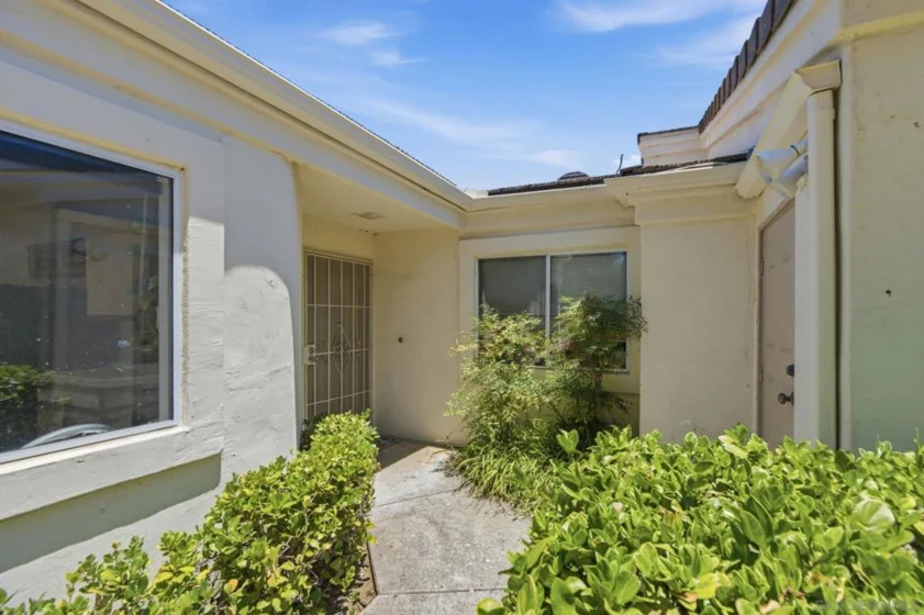 29402 Circle R Greens Drive photo 4