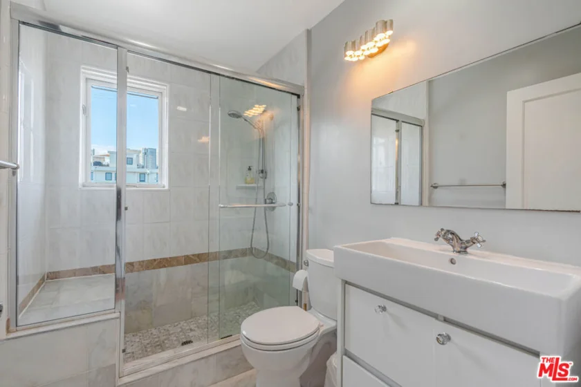 1645 Malcolm Avenue #302 photo 30