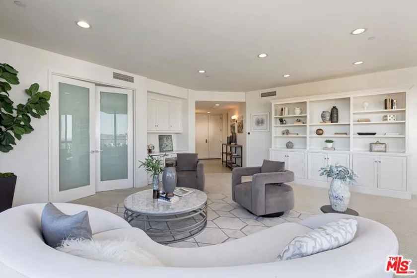 10350 Wilshire Boulevard #1102 photo 37