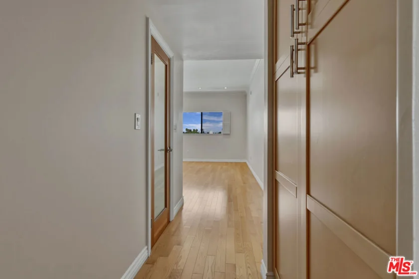 4443 Ventura Canyon Avenue #304 photo 29