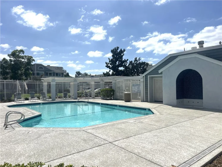 391 Huntington photo 3