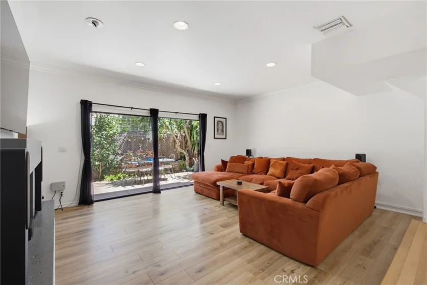 1850 Midvale Avenue #13 photo 32