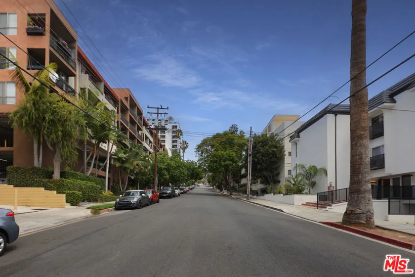 960 Larrabee Street #218 photo 22