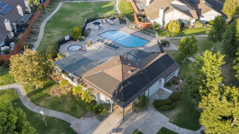 422 Devonshire Gln photo 33