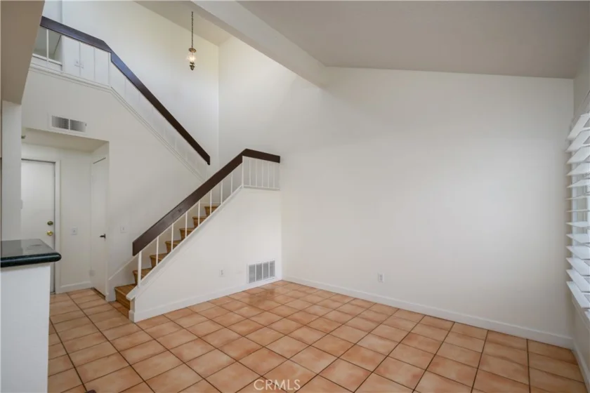 1352 N Mako photo 11