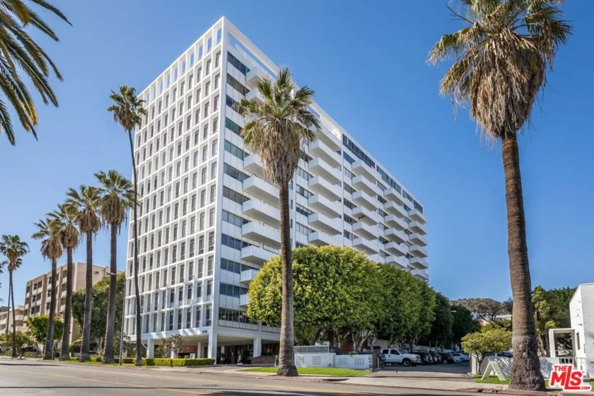 7135 Hollywood Boulevard #606 photo 21