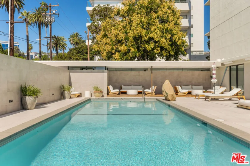 818 N Doheny Drive #803 photo 29