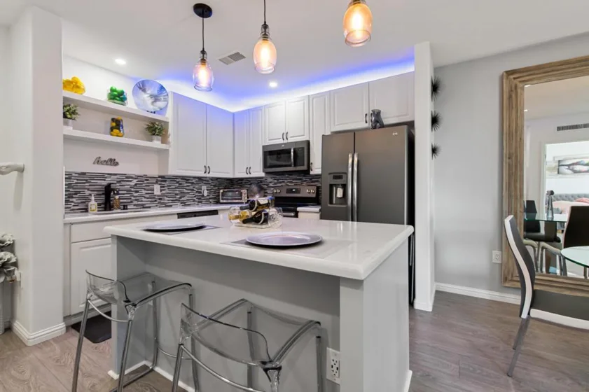 1601 India Street #503 photo 1