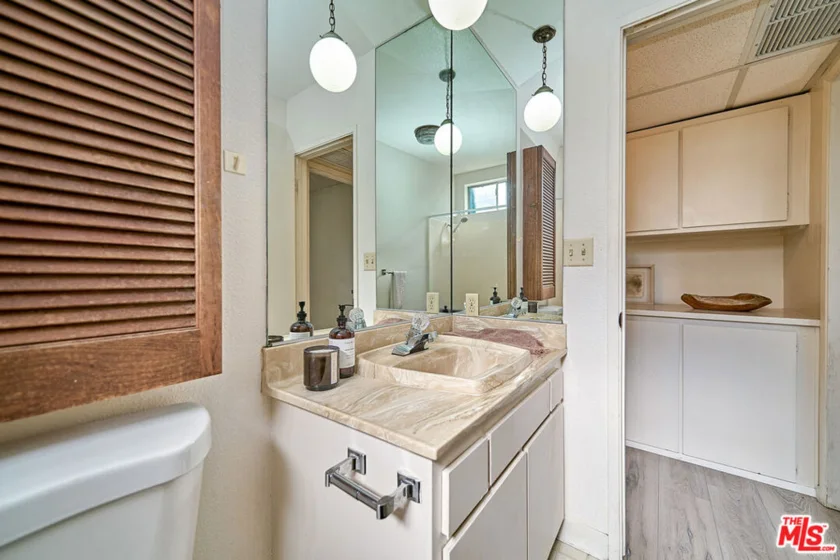 5437 Corteen Place #212 photo 17