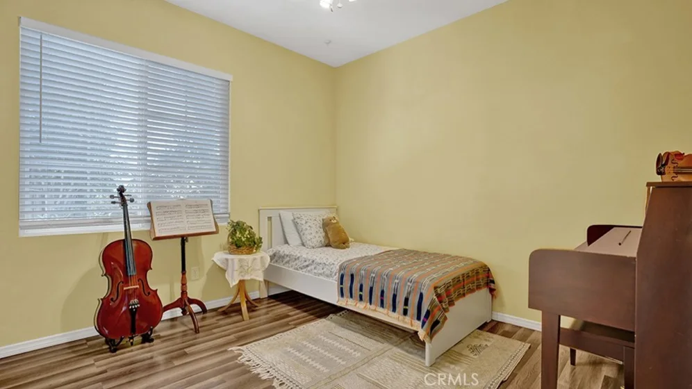 933 Somerville photo 18
