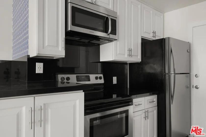 960 Larrabee Street #218 photo 9