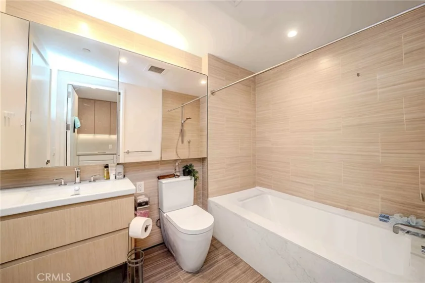877 Francisco Street #1717 photo 32