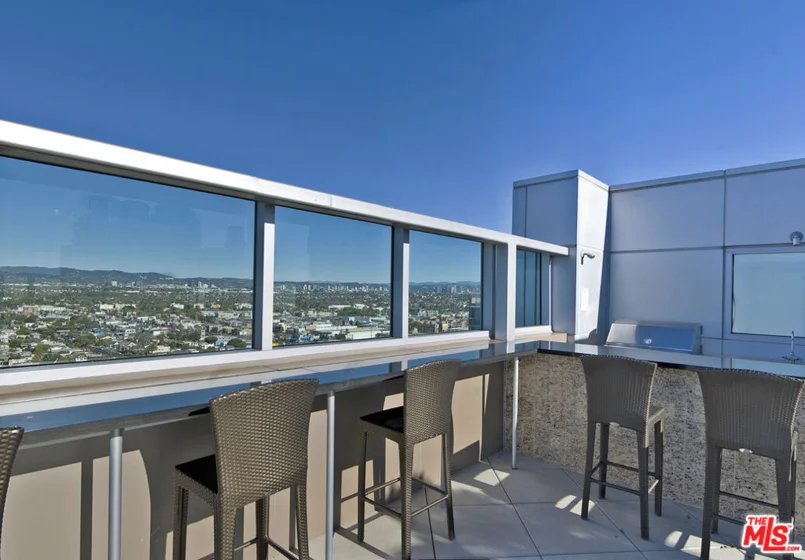 13700 Marina Pointe Drive #1526 photo 39