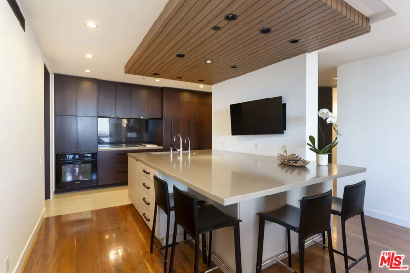 10660 Wilshire Boulevard #1207 photo 9