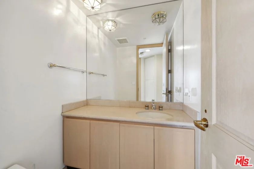 10490 Wilshire Boulevard #1402 photo 14