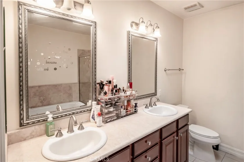 14242 Burbank #307 photo 19