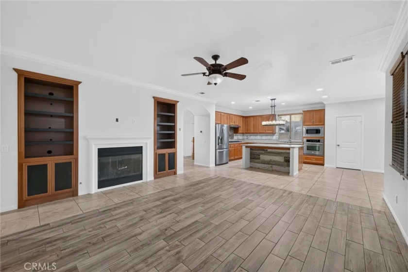 30780 Olympia Rose photo 16