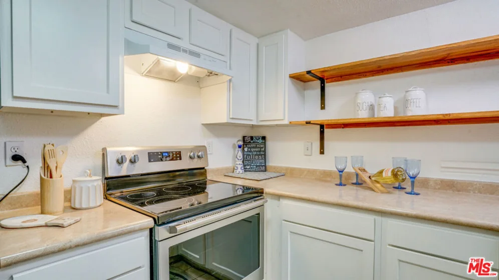 302 E Chestnut Avenue #215 photo 8
