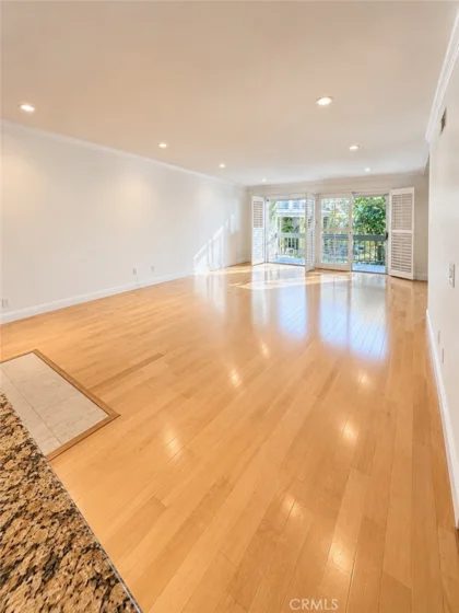 4536 Colbath Avenue #102 photo 28