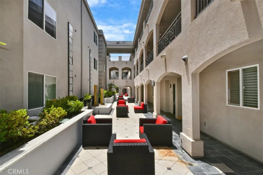 4424 Whitsett Avenue #107 photo 50