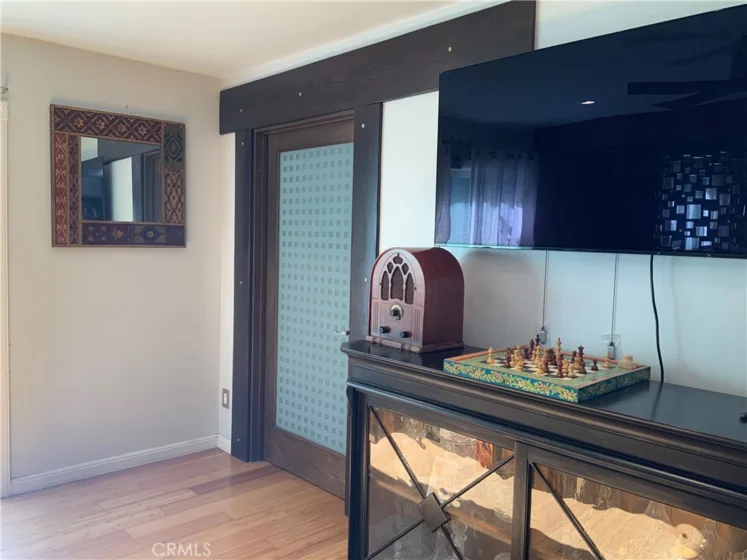 409 Burchett #220 photo 15