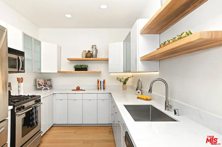 839 Larrabee Street #2 photo 4