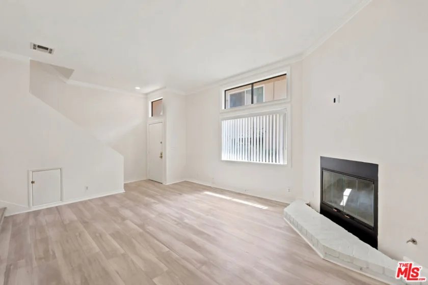 14937 Sherman Way #2 photo 6