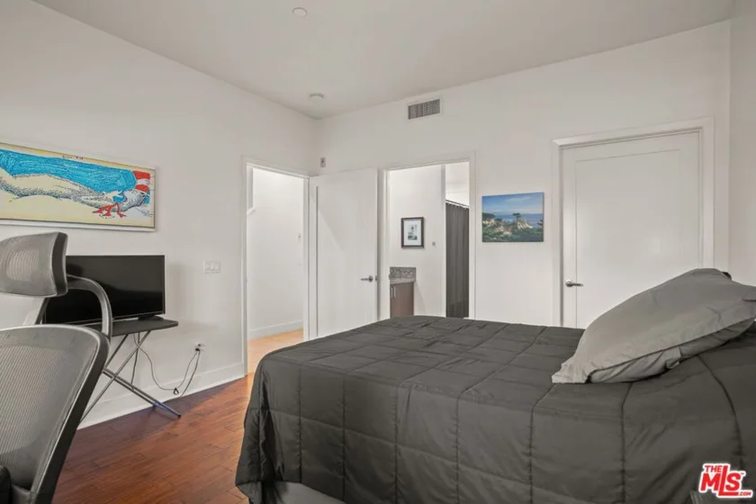 25 Delancy photo 32