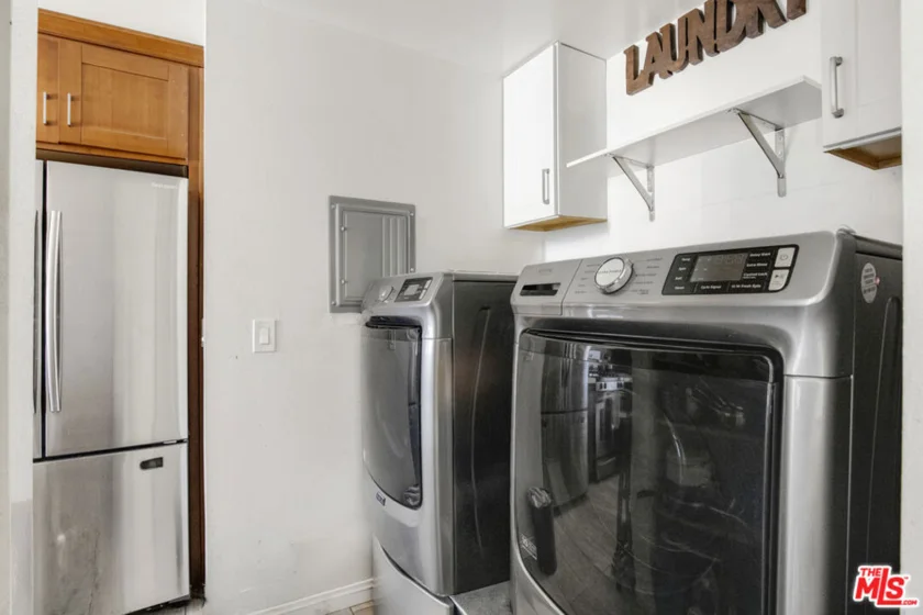 20920 Community Street #10 photo 13