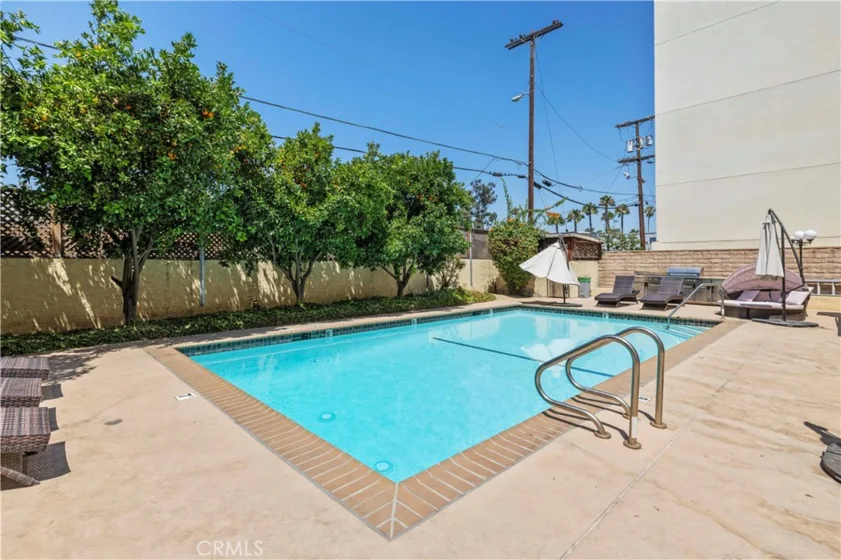5143 Bakman Avenue #320 photo 28