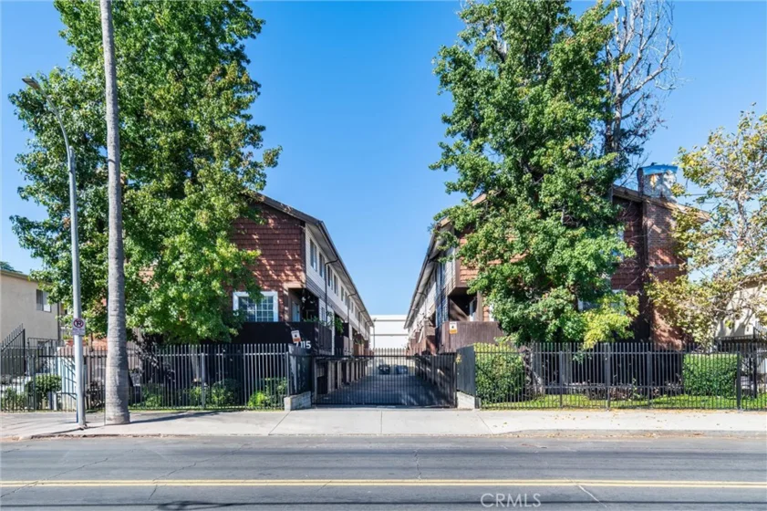7115 Etiwanda Avenue #1 photo 1