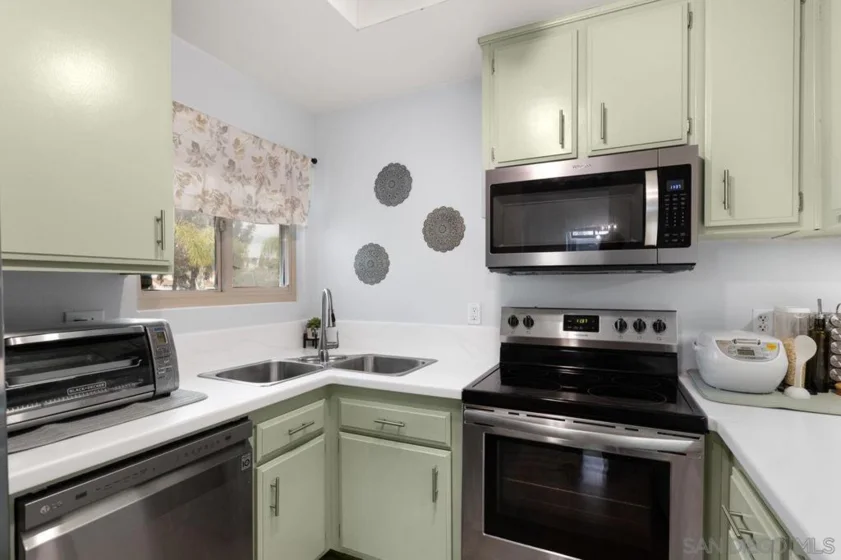 6121 Calle Mariselda #304 photo 20