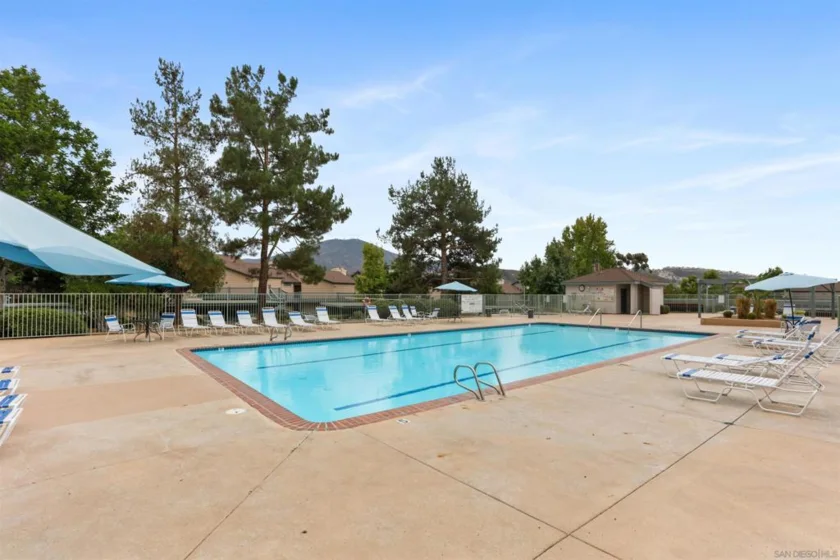 3005 Golden Oak Way photo 1