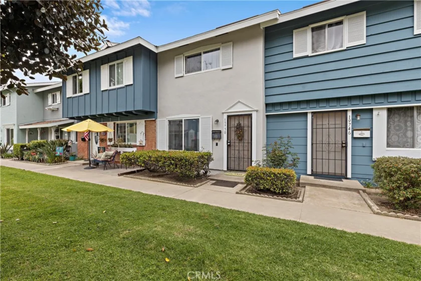 19750 Cambridge Lane photo 1