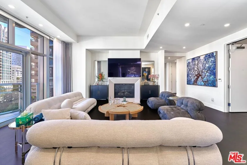10776 Wilshire Boulevard #603 photo 10