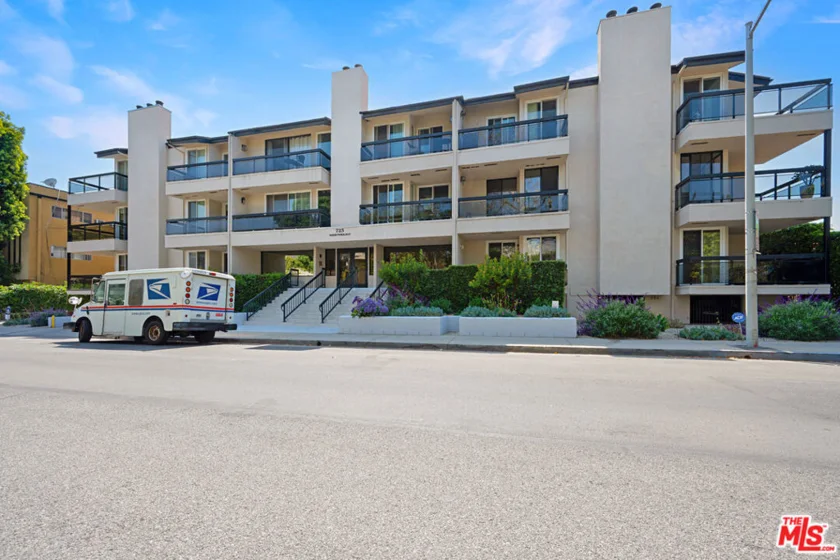 723 Westmount Drive #305 photo 28