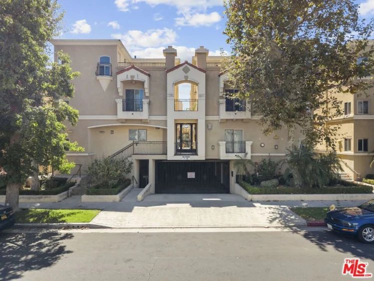 5727 Camellia Avenue #108 photo 27