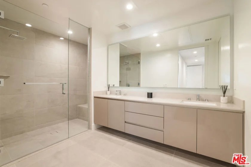 728 N Sweetzer Avenue #308 photo 7