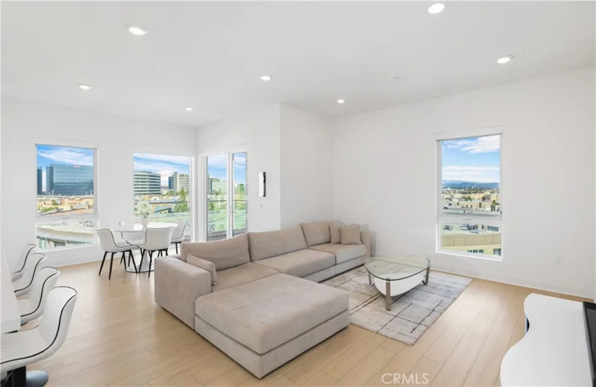 3700 Rivington photo 5