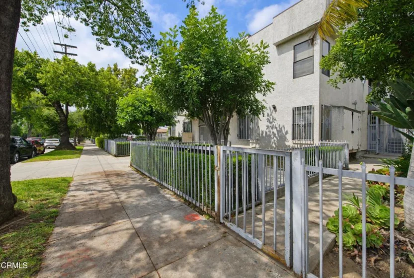 847 N Raymond Avenue #9A photo 3