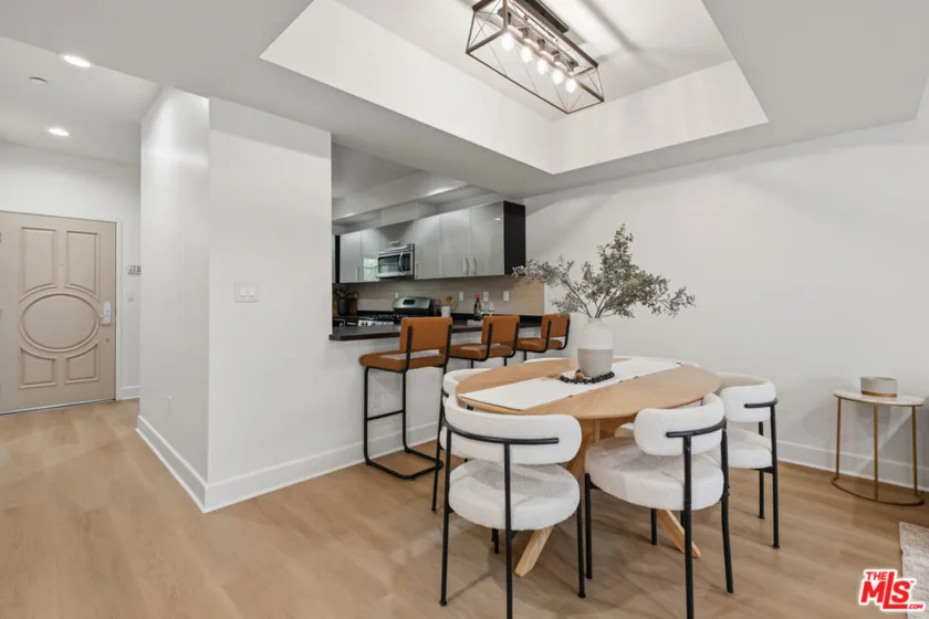 1744 Granville Avenue #105 photo 21