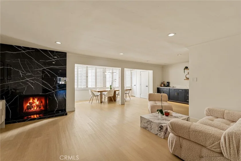 5315 Yarmouth Avenue #104 photo 8
