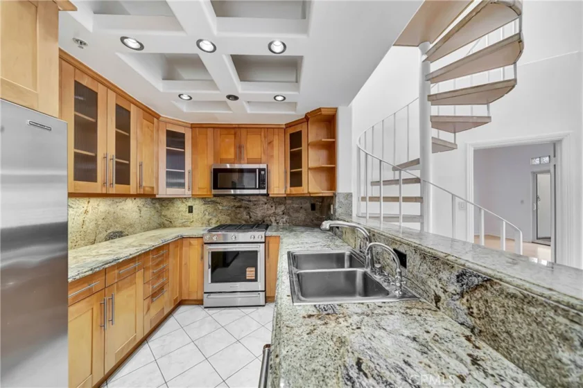 4477 Woodman Avenue #305 photo 8