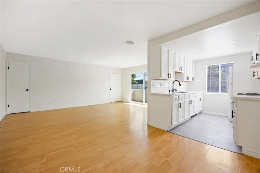 5055 Coldwater Canyon Avenue #105 photo 23