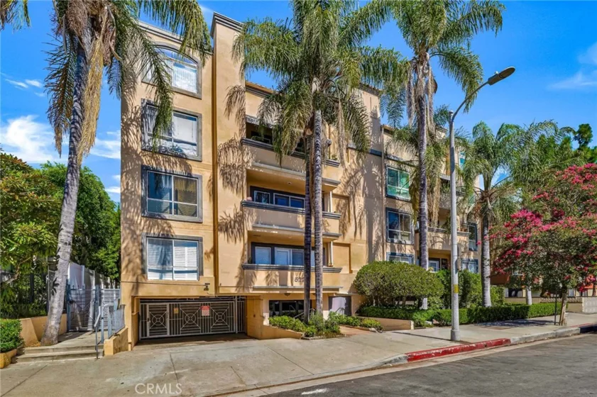 5224 Zelzah Avenue #208 photo 1
