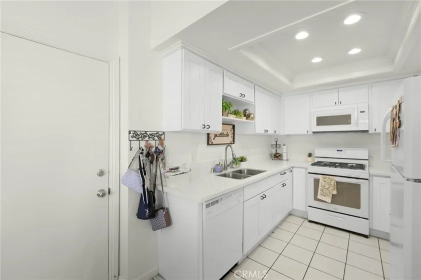 638 Parkview photo 4